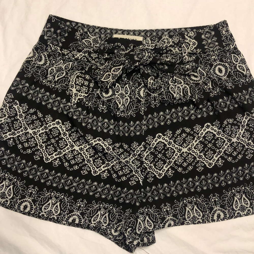 Monteau Shorts black and white